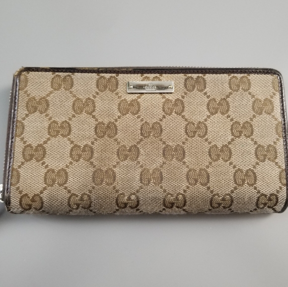 GUCCI Beautiful Classic Signature Large Zippy compact Gucci wallet Italy - Picture 2 of 16